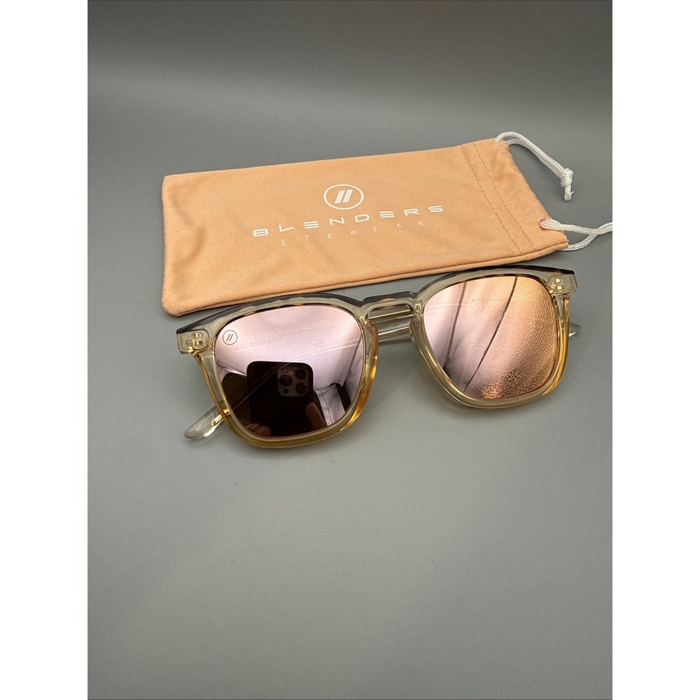 Polarized BLENDERS SUNGLASSES Lakey Peterson Amber Motion Crystal Tortoise & Bag
